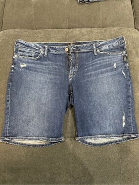 Silver Jeans Co. Plus Size Suki Mid Rise Bermuda Short, 24x10"